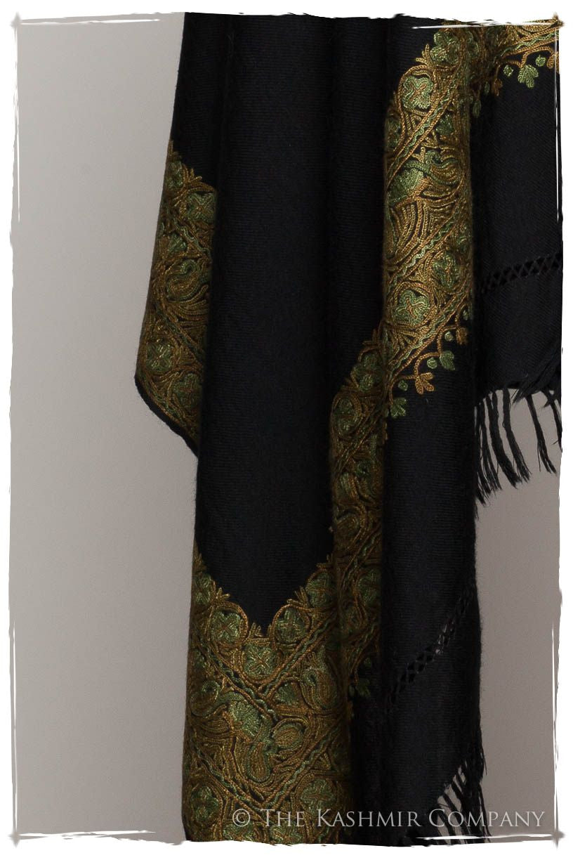 Trois Frontière Ivy Royale Mascarade Shawl