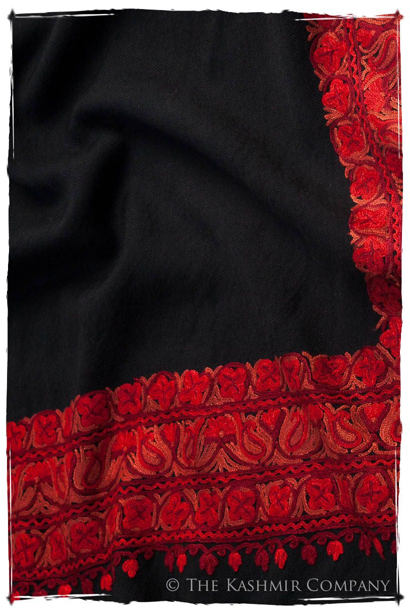 Trois Frontière Rococco Royale Mascarade Shawl