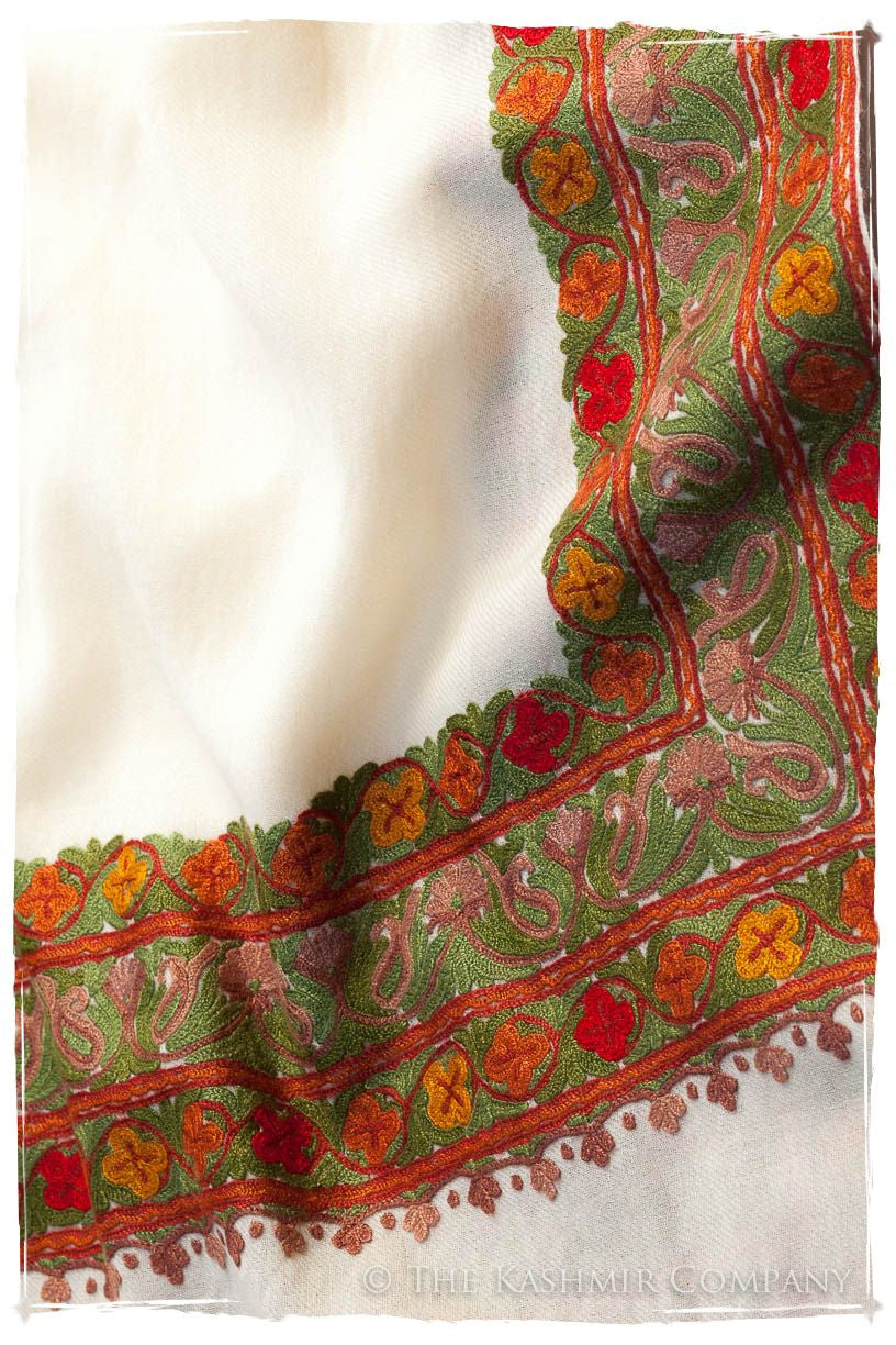Trois Frontière Auburn Ivoire Mascarade Shawl
