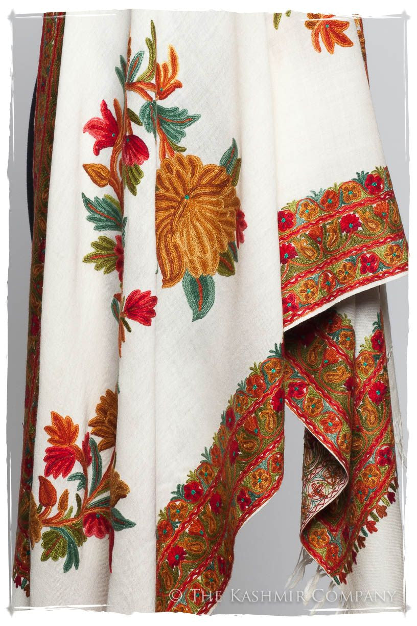 Trois Frontières Rose of Sharon Ivorie Pauline Shawl