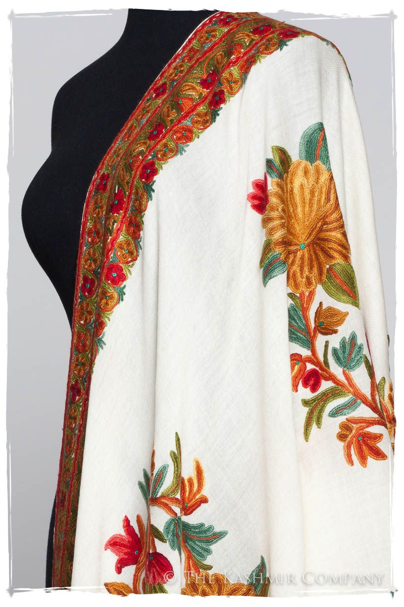Trois Frontières Rose of Sharon Ivorie Pauline Shawl