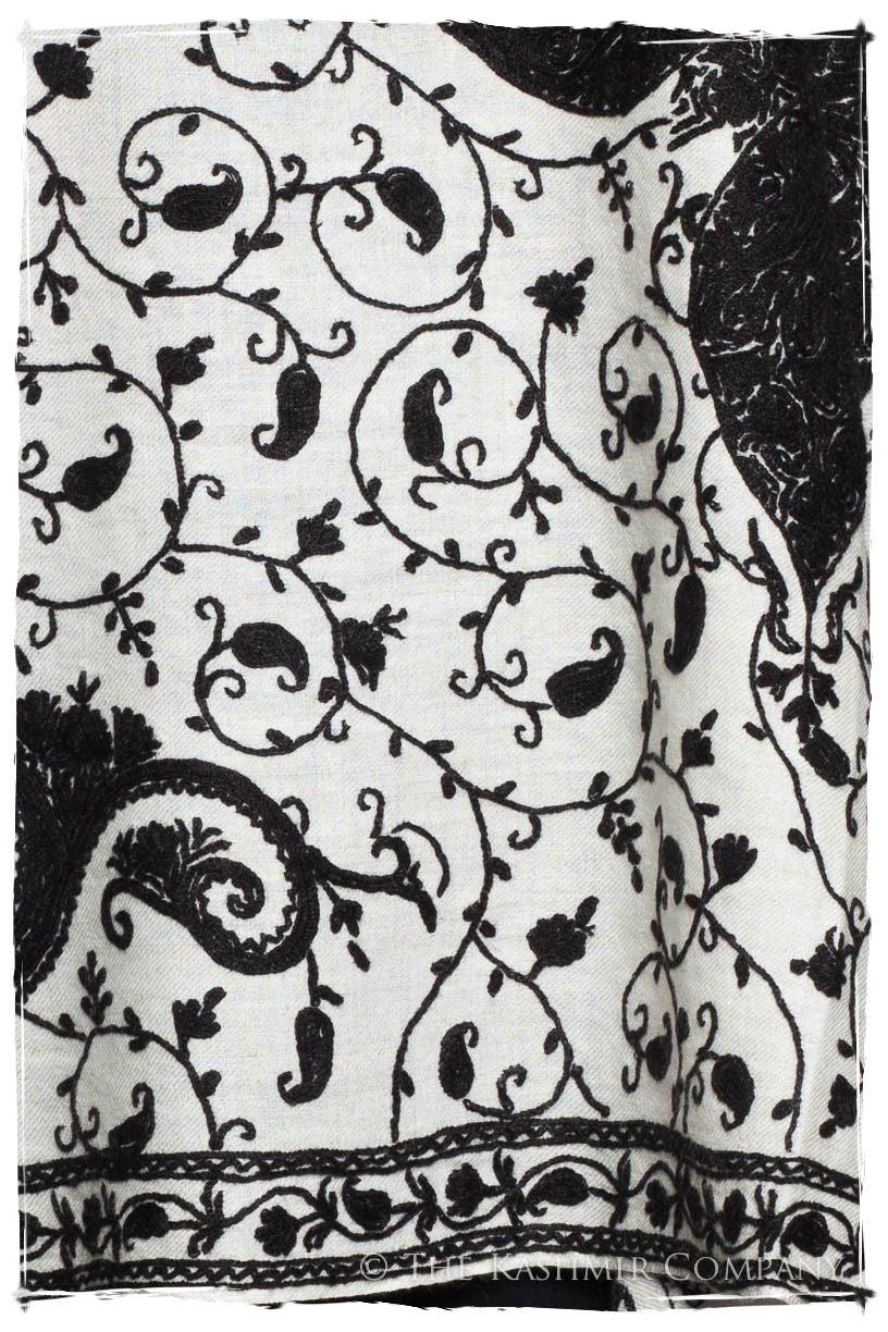 Jour et Nuit Royale Paisley Shawl