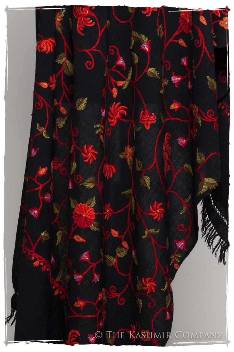 True Rouge Jardin Antoinette Noir Shawl