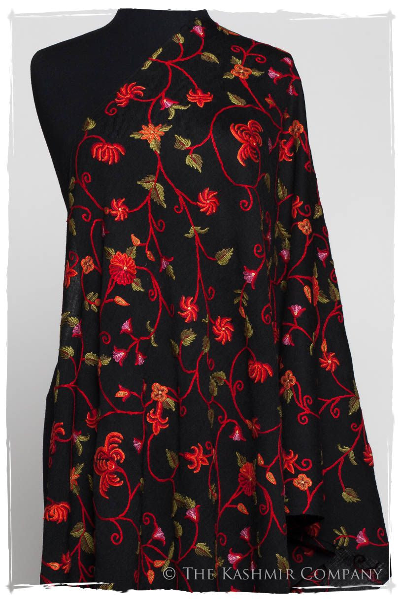 True Rouge Jardin Antoinette Noir Shawl