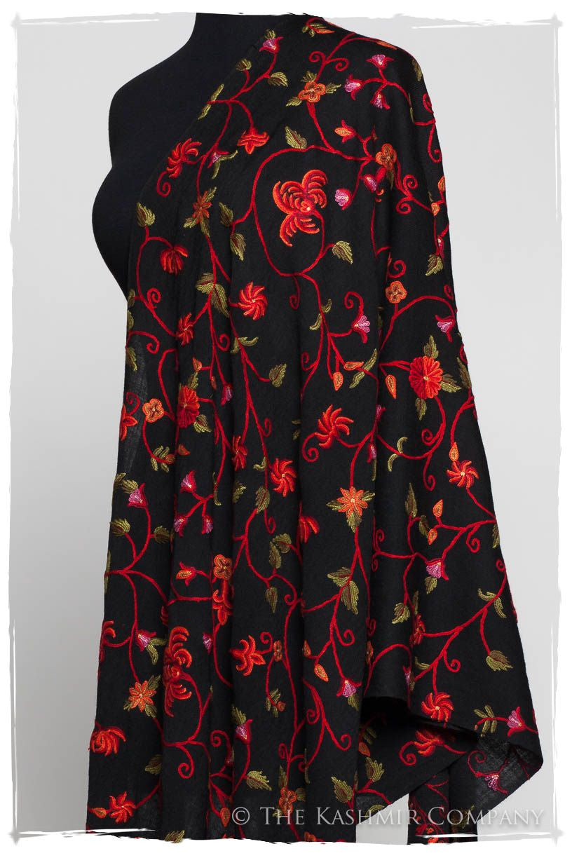 True Rouge Jardin Antoinette Noir Shawl