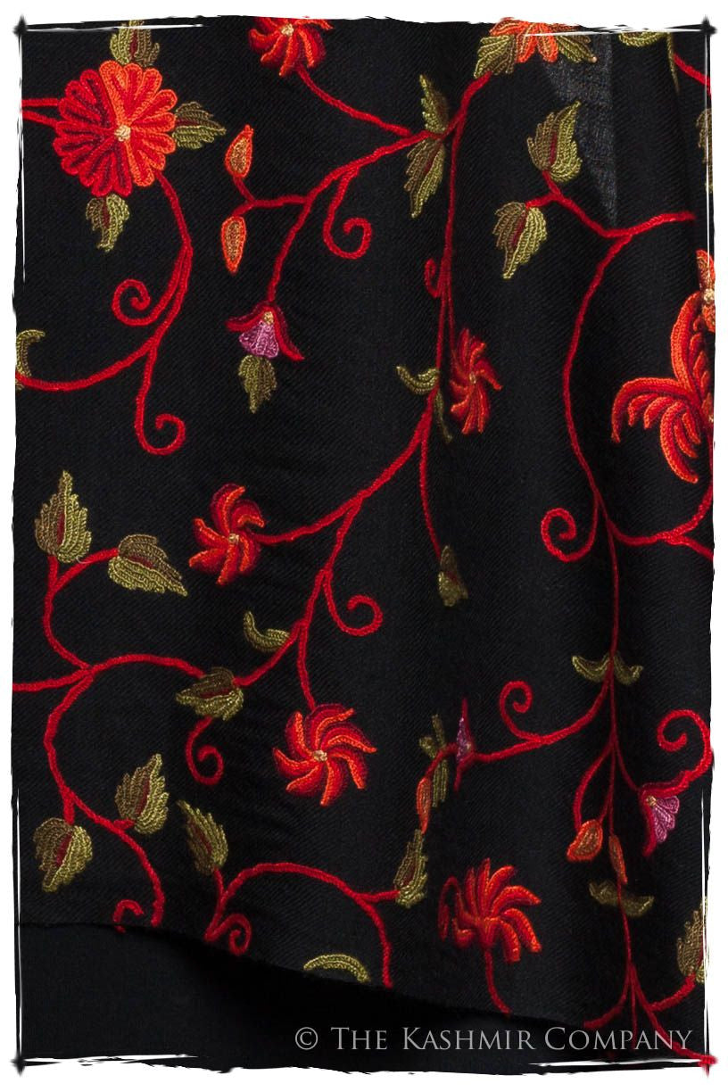 True Rouge Jardin Antoinette Noir Shawl