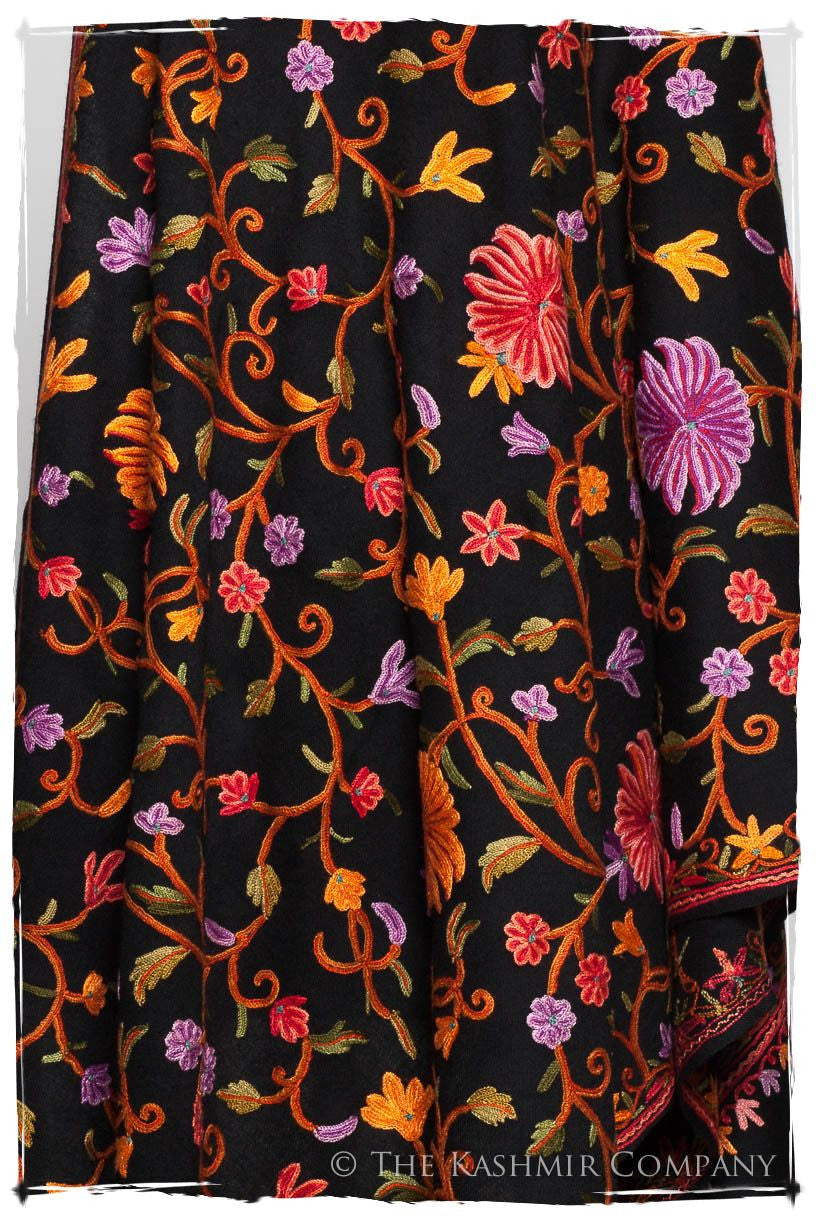 Jardin de Oeillet Notre Dame Noir Shawl