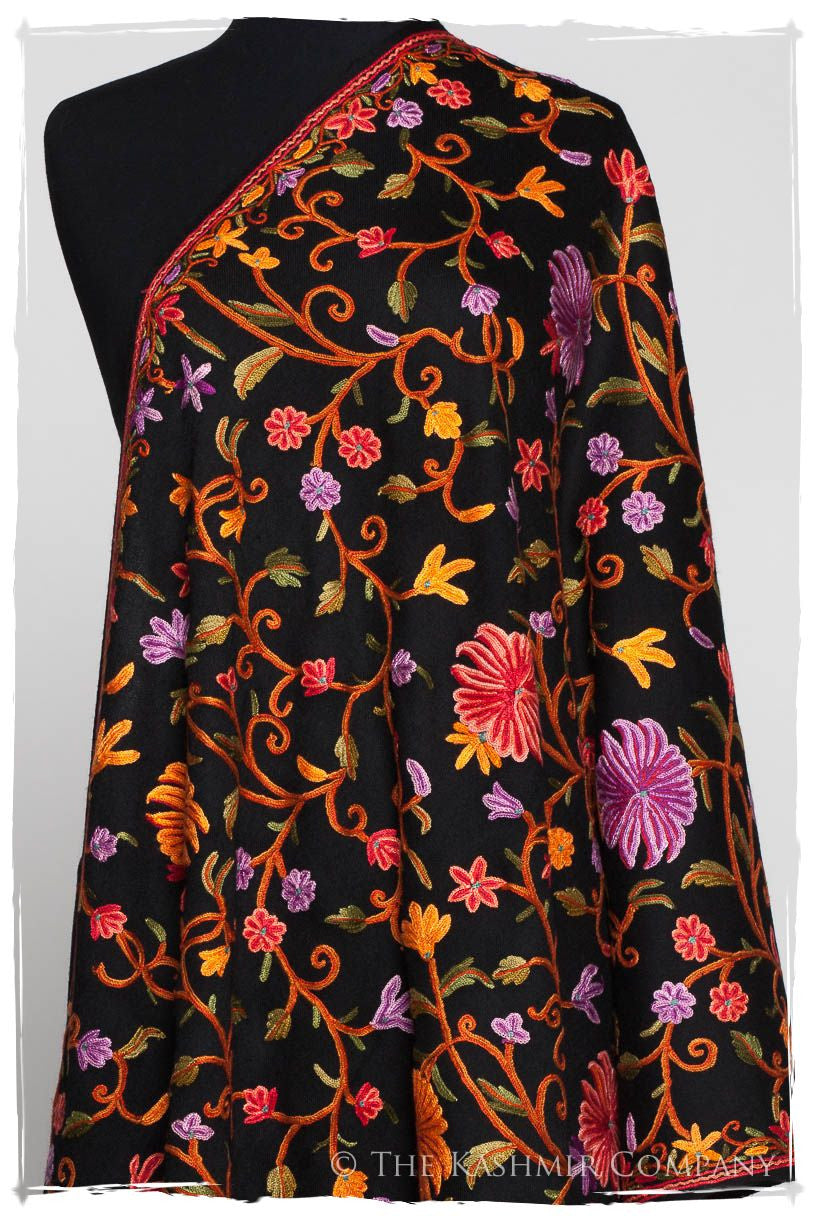Jardin de Oeillet Notre Dame Noir Shawl