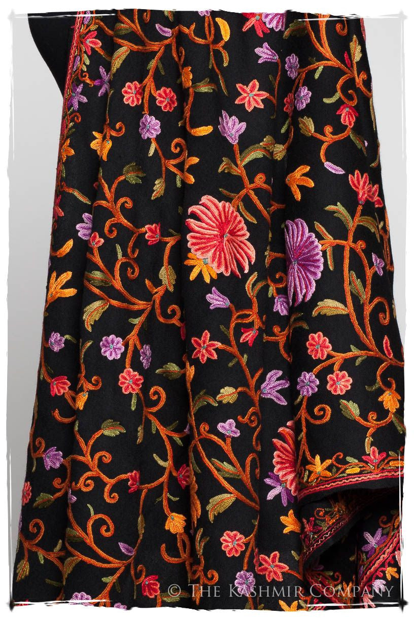 Jardin de Oeillet Notre Dame Noir Shawl