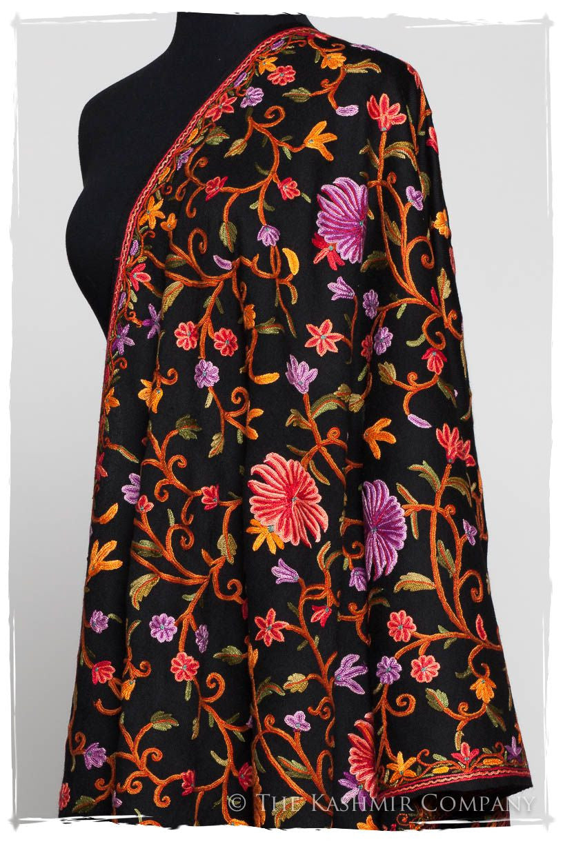 Jardin de Oeillet Notre Dame Noir Shawl
