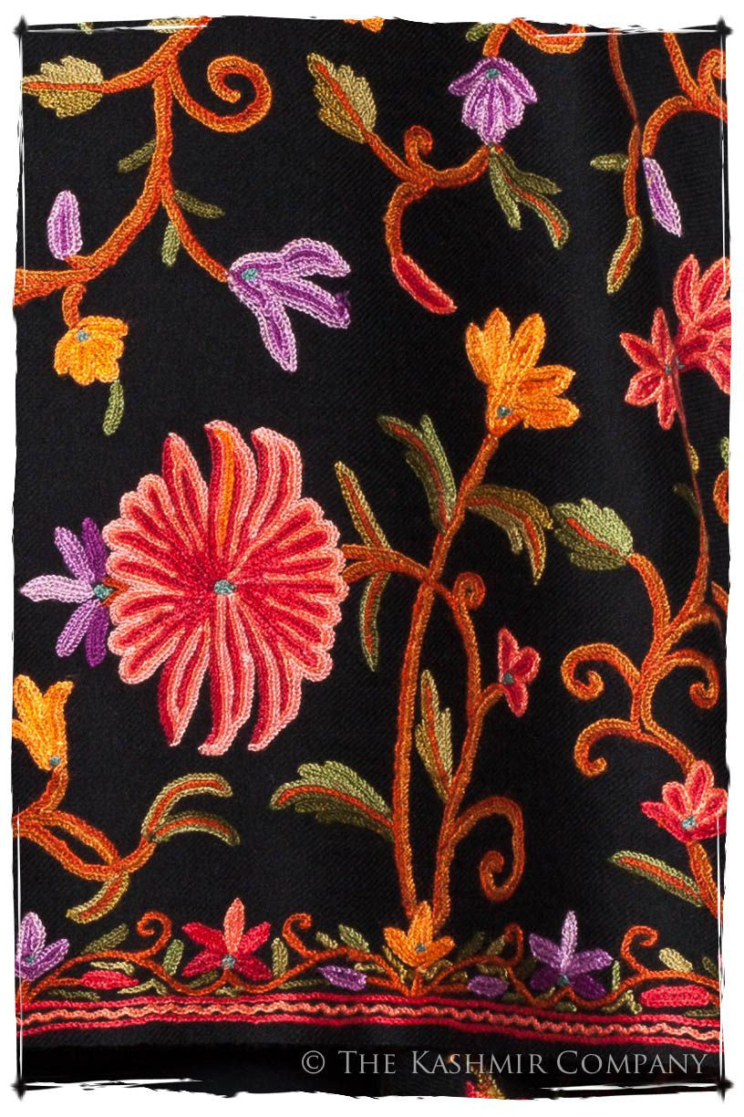 Jardin de Oeillet Notre Dame Noir Shawl