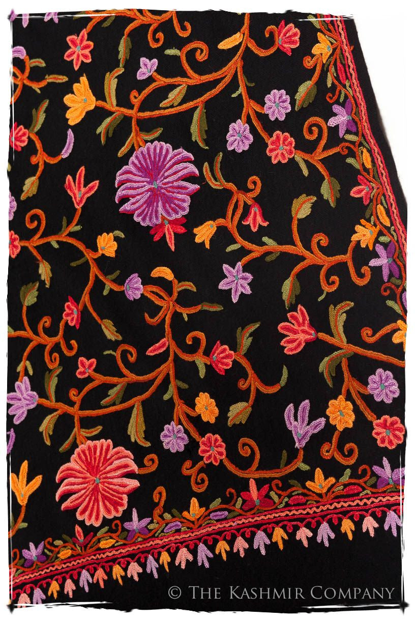 Jardin de Oeillet Notre Dame Noir Shawl