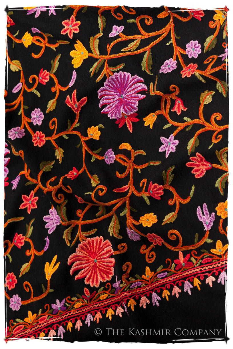 Jardin de Oeillet Notre Dame Noir Shawl