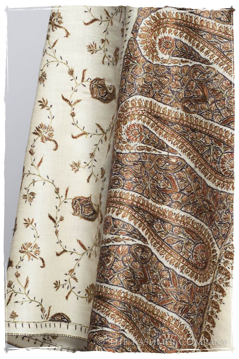 Amour de Eva Orient Paisley Shawl