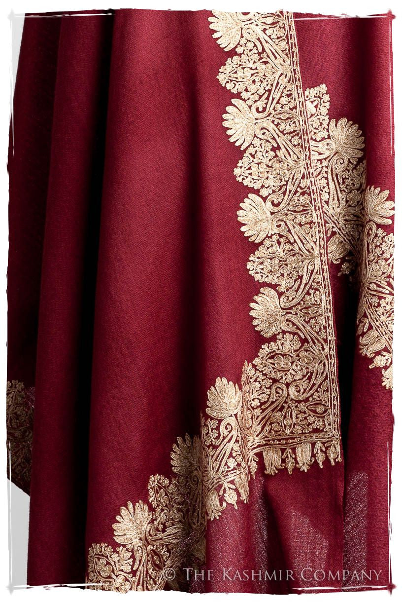 The Sophistiqué Bordeaux Deux Amour Frontière Shawl