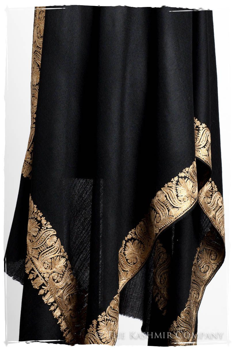 The Sophistiqué Oro Lotus Frontière Shawl