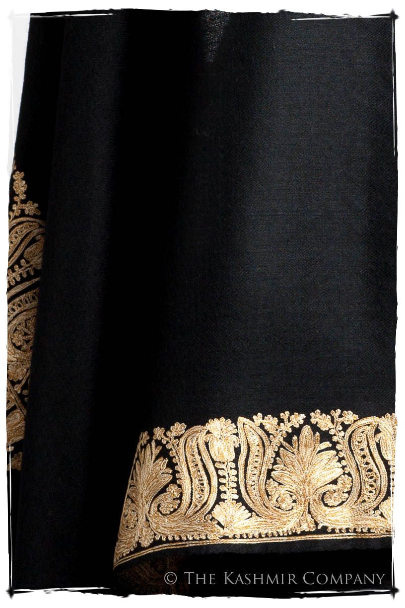 The Sophistiqué Oro Lotus Frontière Shawl