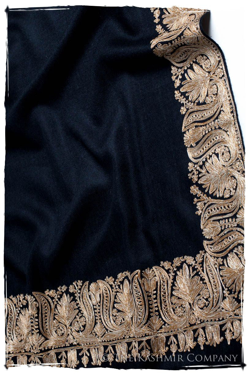 The Sophistiqué Oro Lotus Frontière Shawl