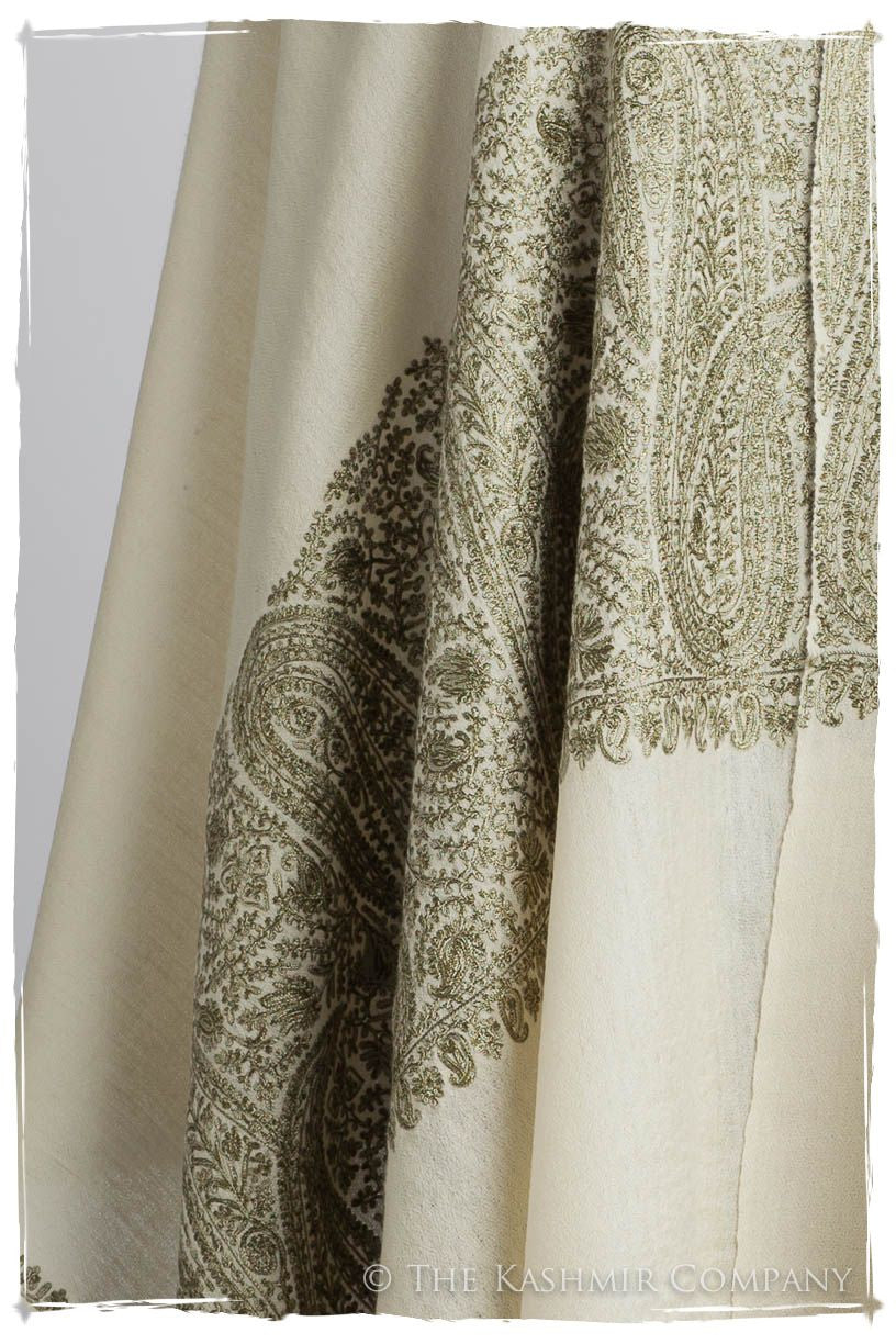 The Sophistiqué Ivoire Vignoble Empress Paisley Shawl