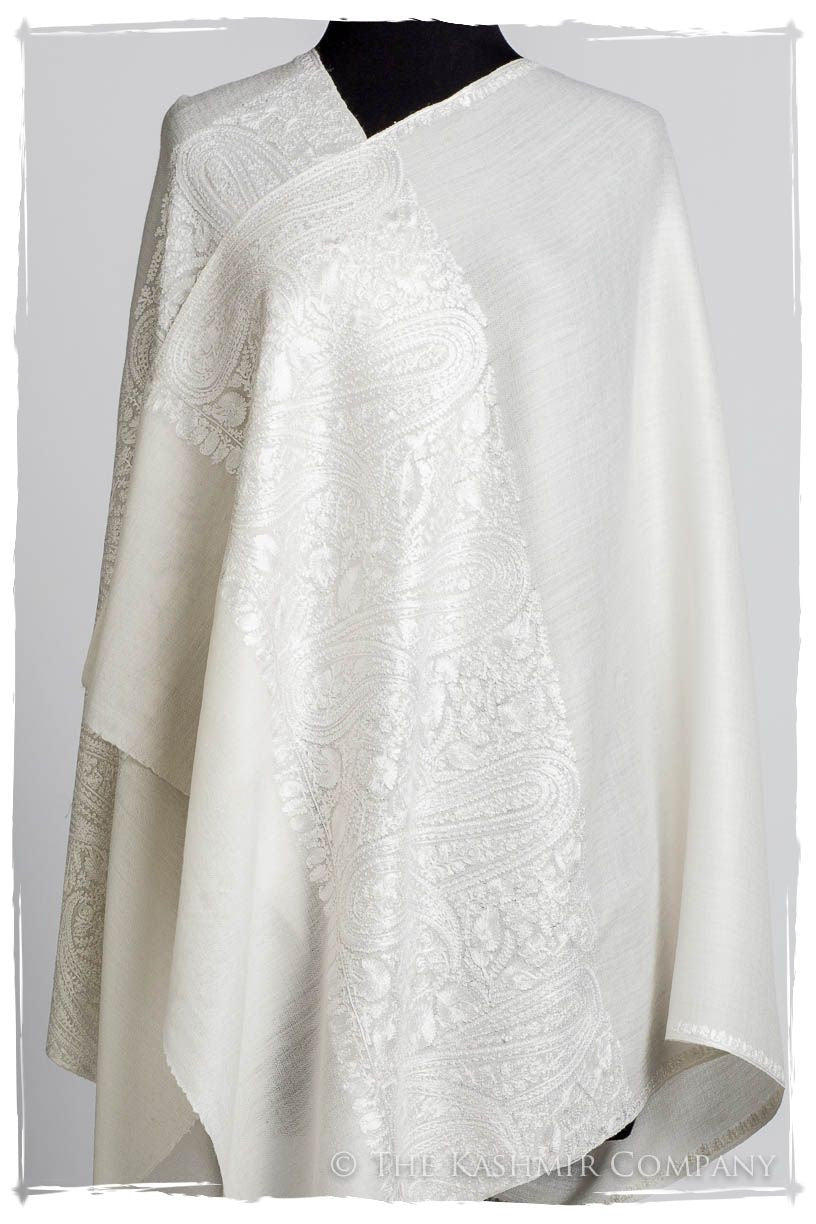 The Sophistiqué Ivoire Empress Paisley Shawl