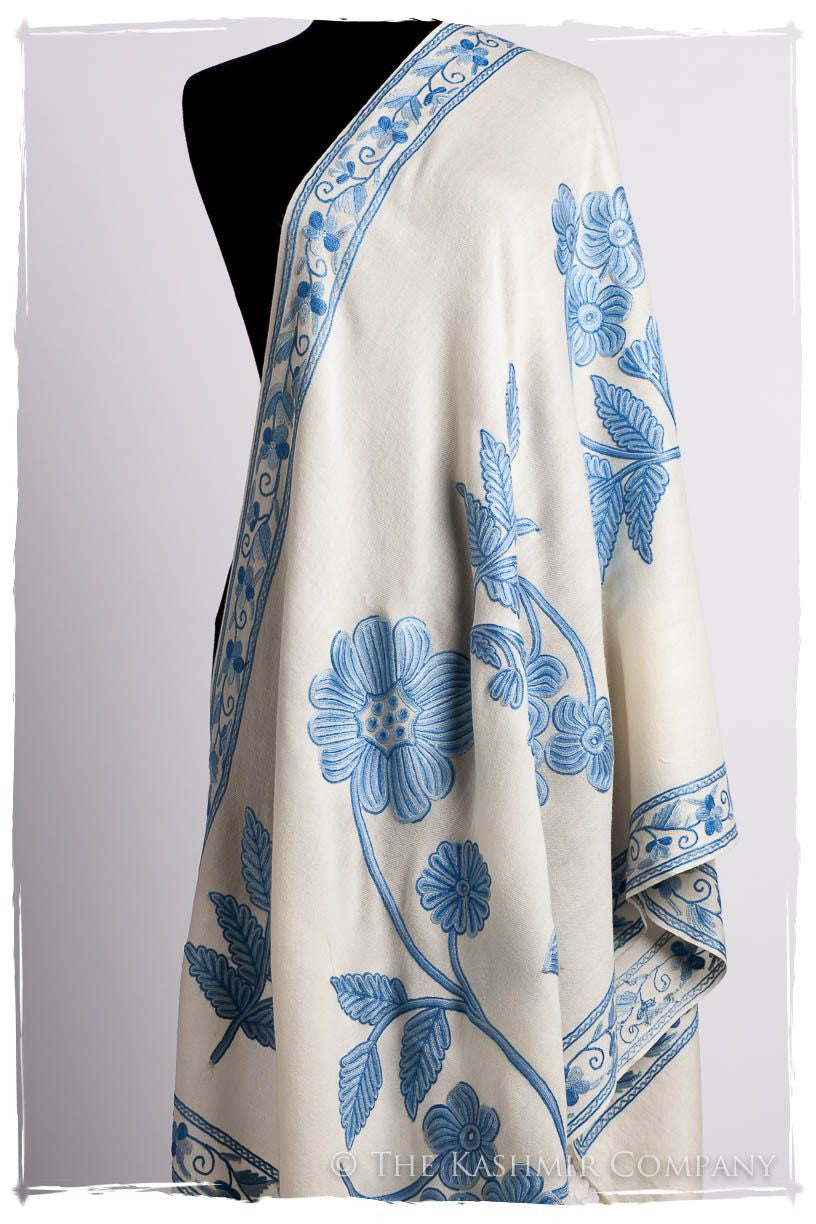 Nuances de bleu de l'ivoire Shawl