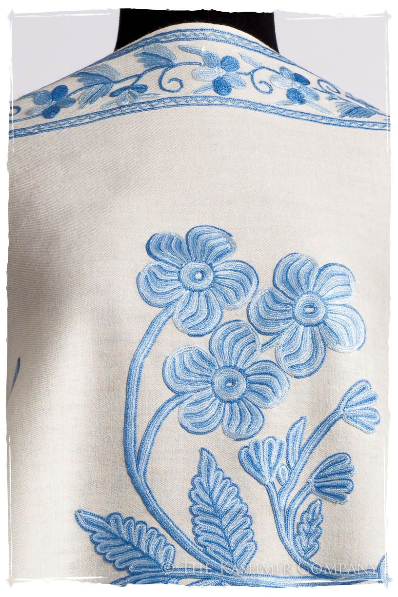 Nuances de bleu de l'ivoire Shawl