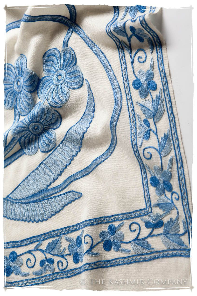 Nuances de bleu de l'ivoire Shawl