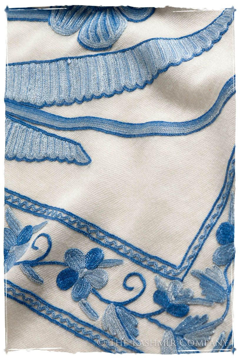 Nuances de bleu de l'ivoire Shawl