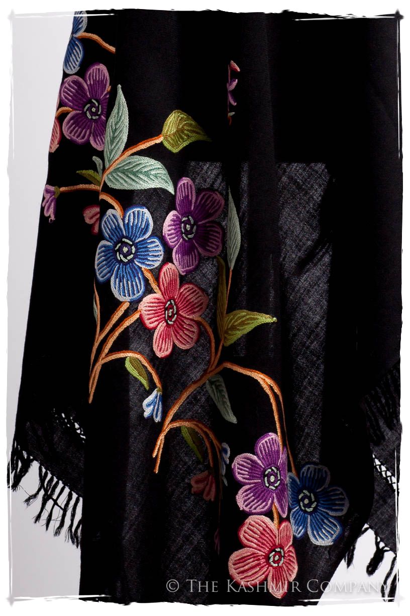 Je Ne Sais Quoi Français Noir Shawl