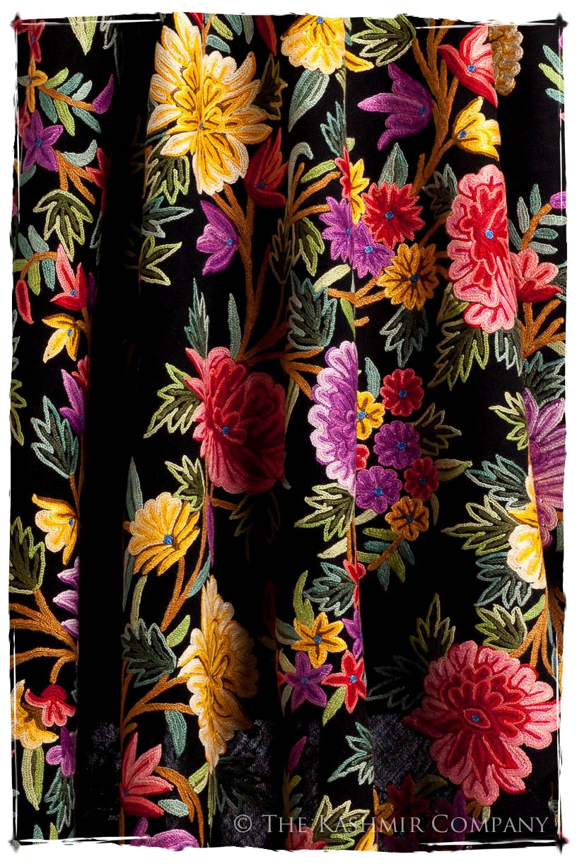 Fleur du Dahlia Doux Noir Renoirs Dream Shawl
