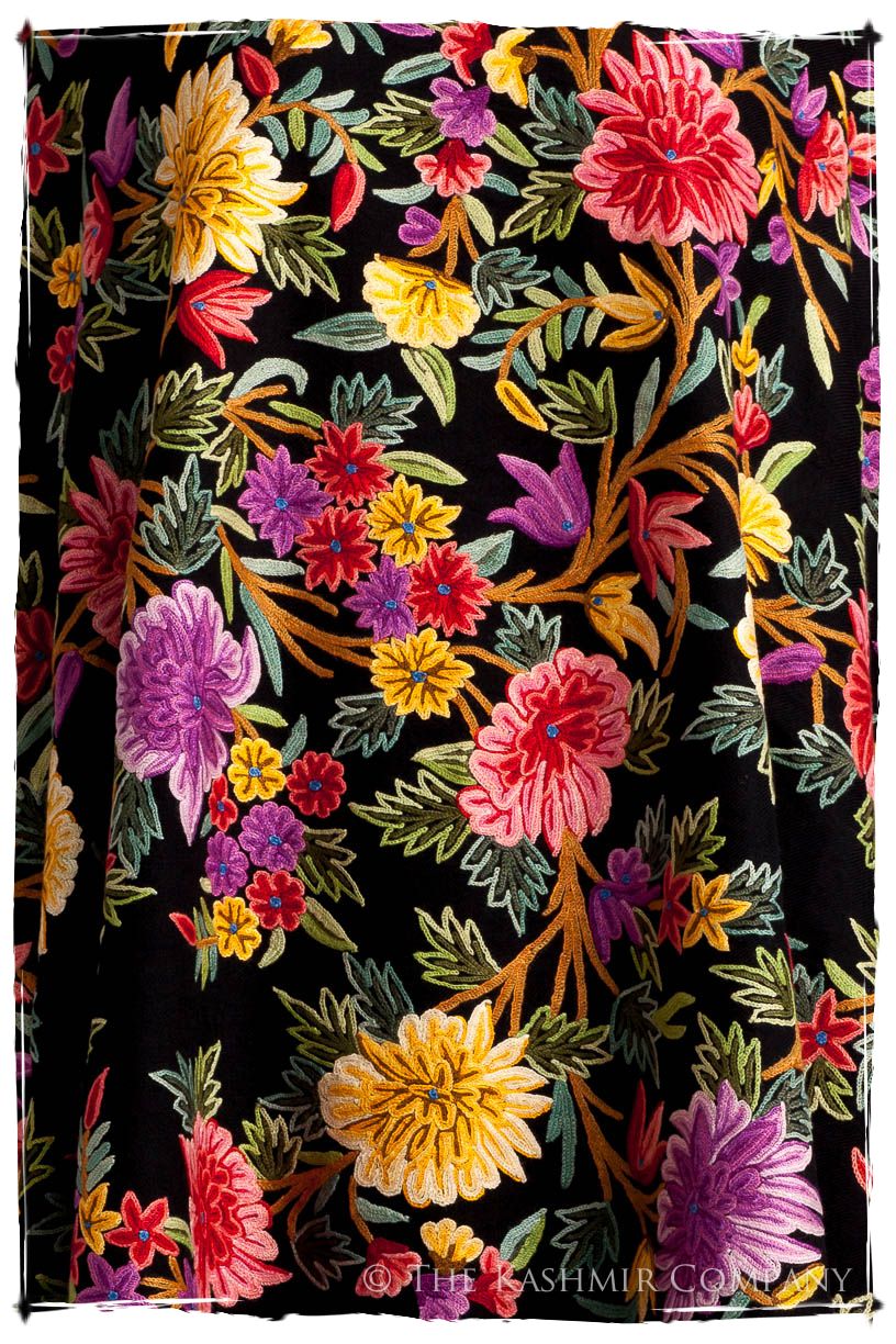 Fleur du Dahlia Doux Noir Renoirs Dream Shawl