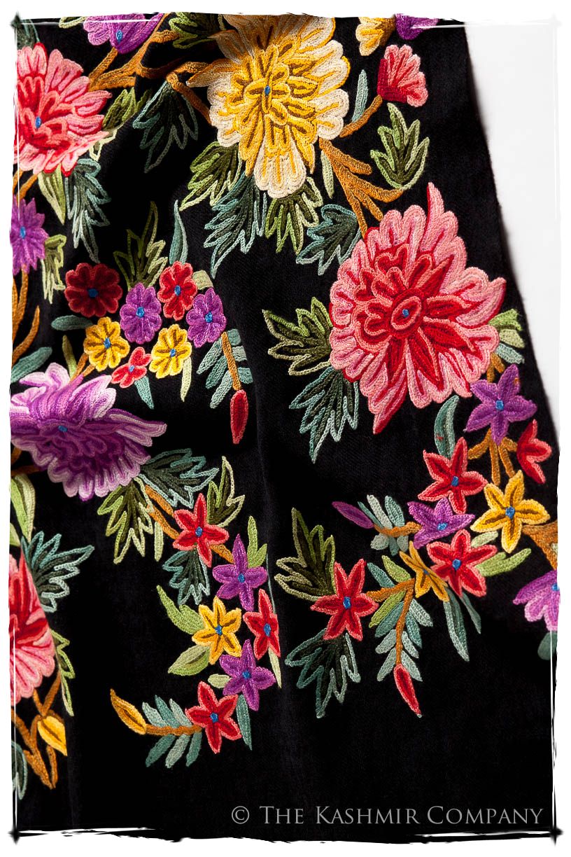 Fleur du Dahlia Doux Noir Renoirs Dream Shawl