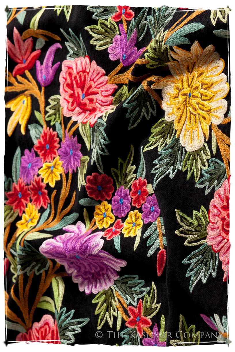 Fleur du Dahlia Doux Noir Renoirs Dream Shawl