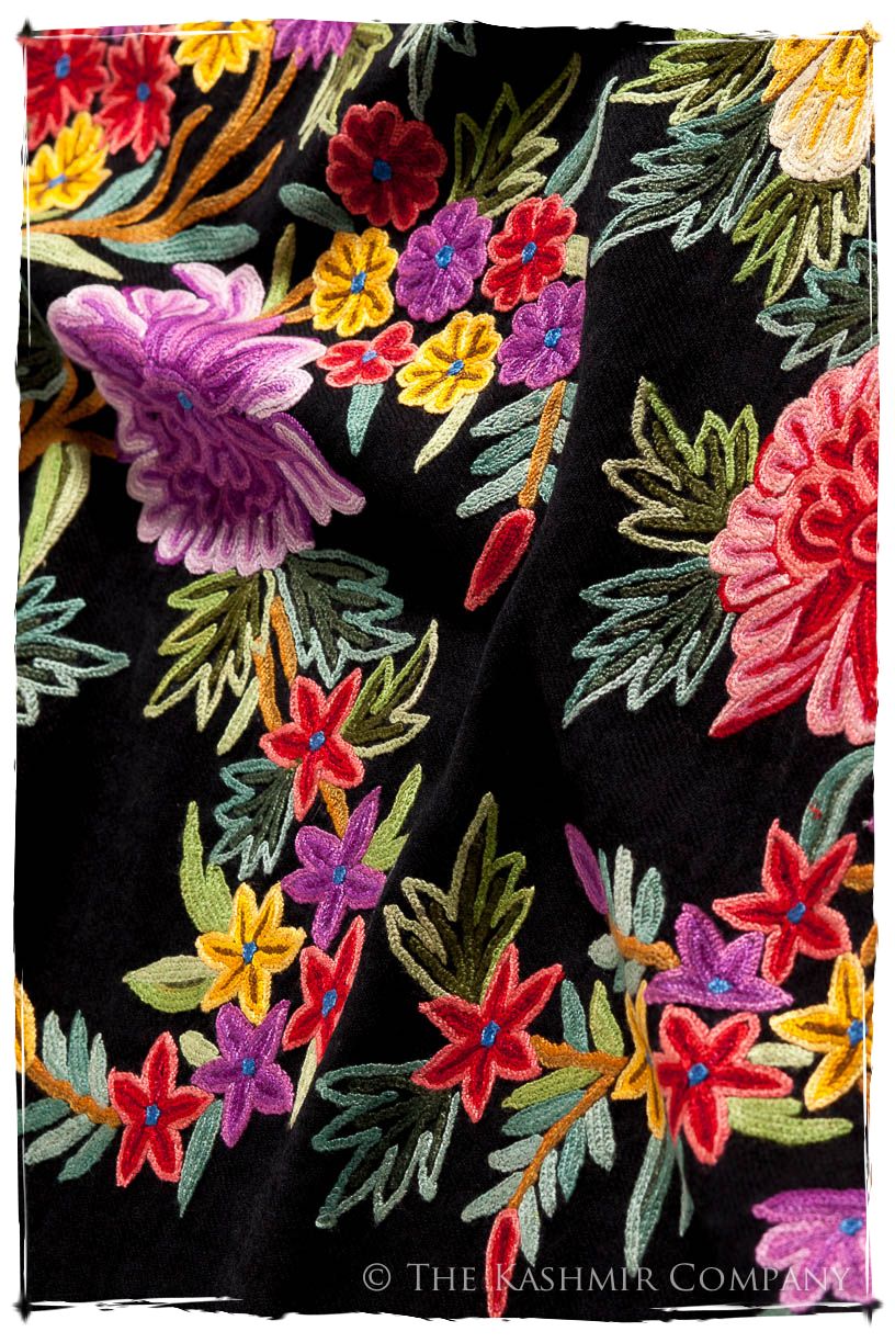 Fleur du Dahlia Doux Noir Renoirs Dream Shawl