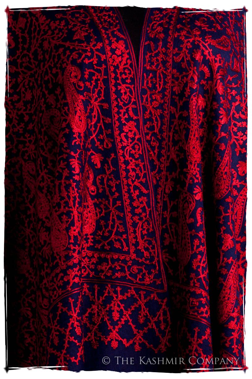 The Célébration Fabuleuse Rouge Bleu Shawl