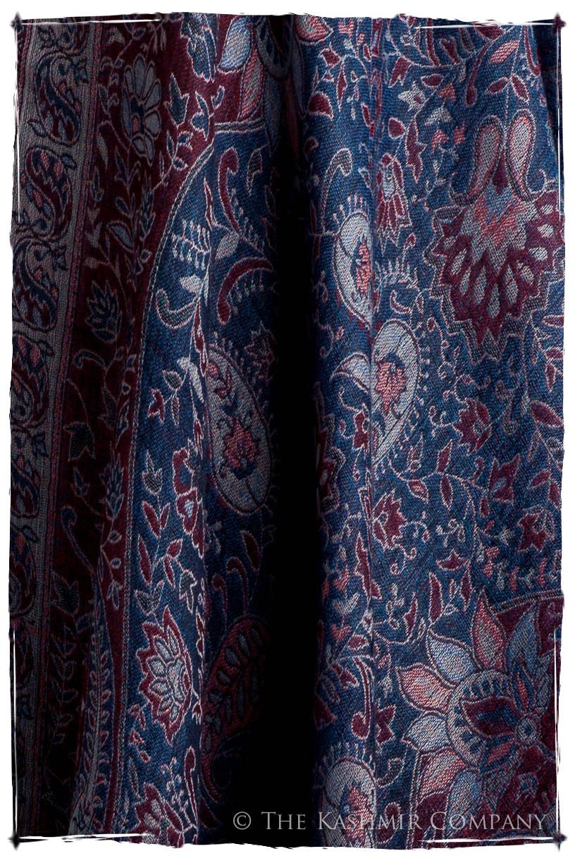Étoile Saphir Mughal Paisley Reversible Soft Cashmere Scarf/Shawl
