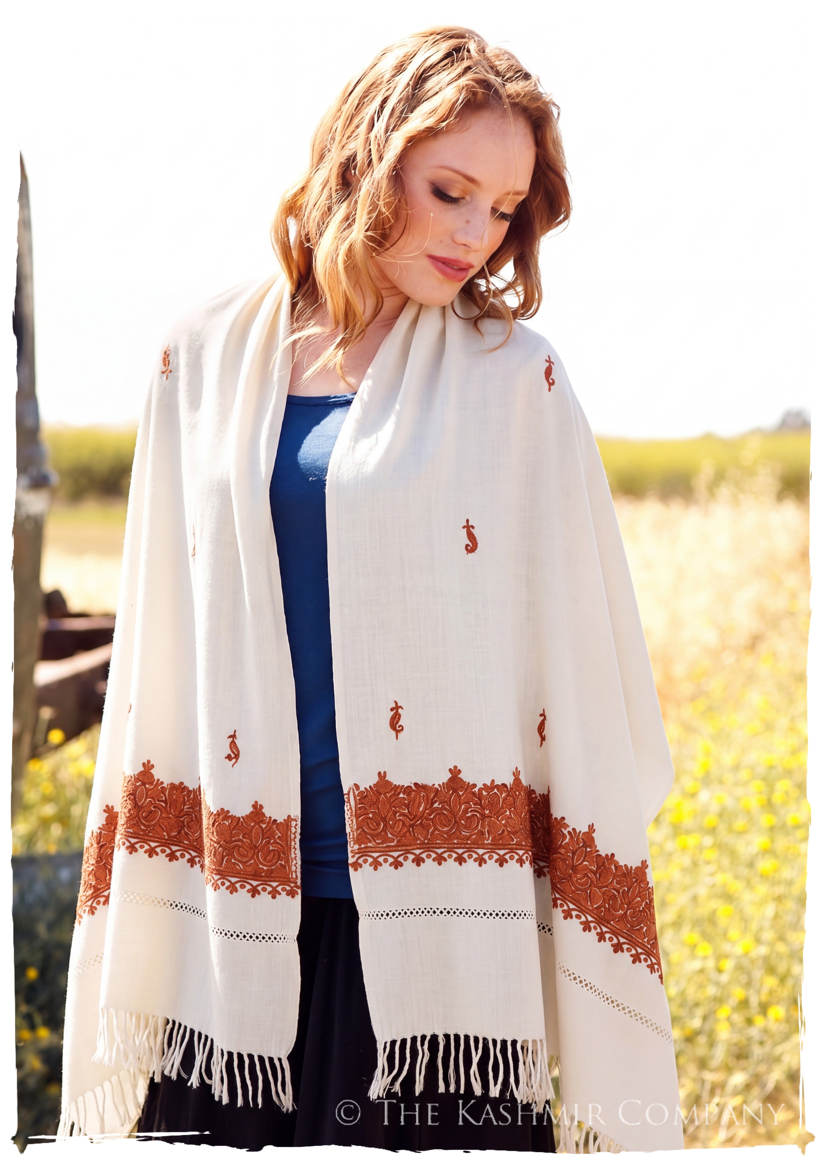 Étiennette Frontières Paisley Gift Shawl — lifestyle