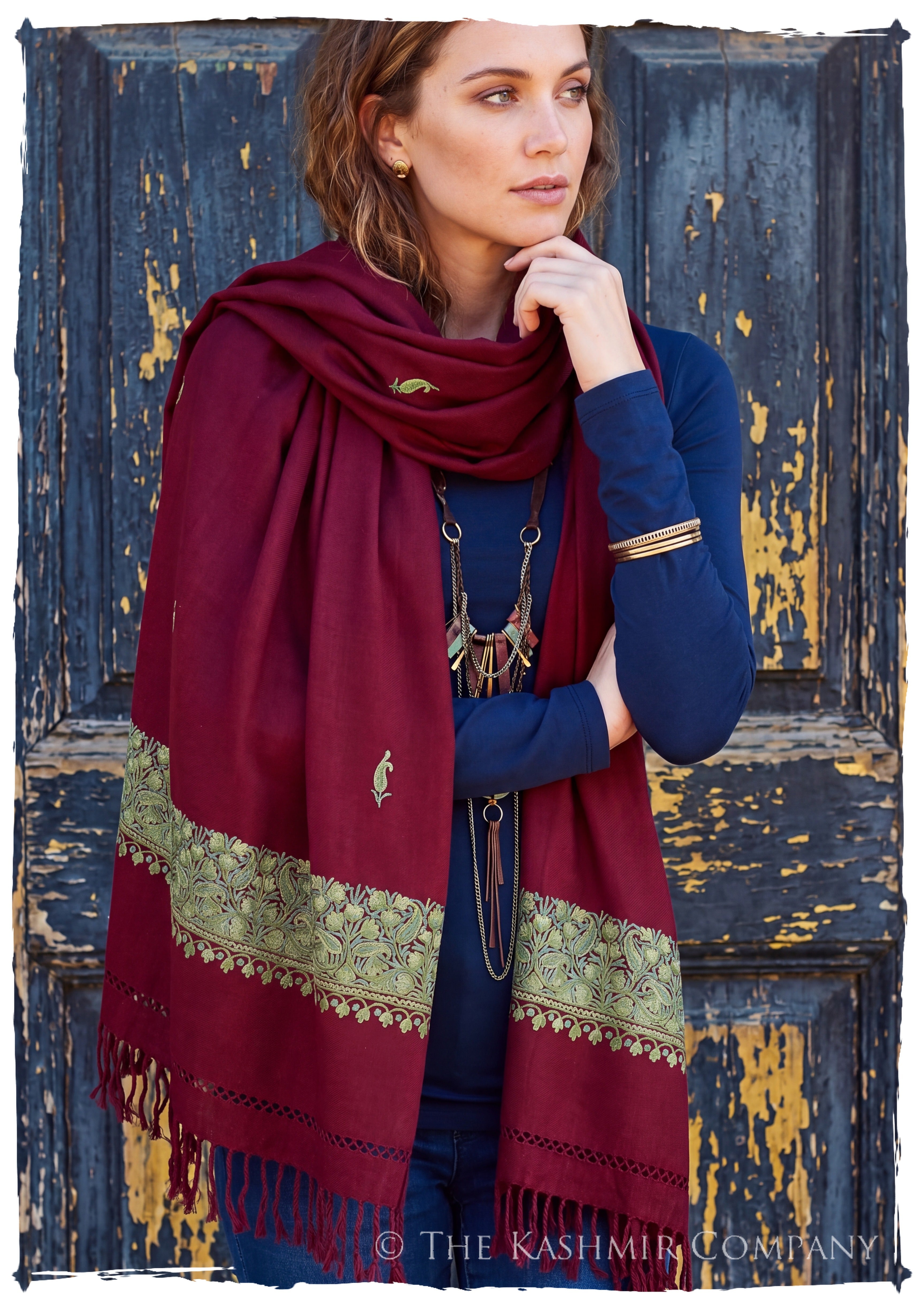 Raymonde Frontières Paisley Gift Shawl — lifestyle