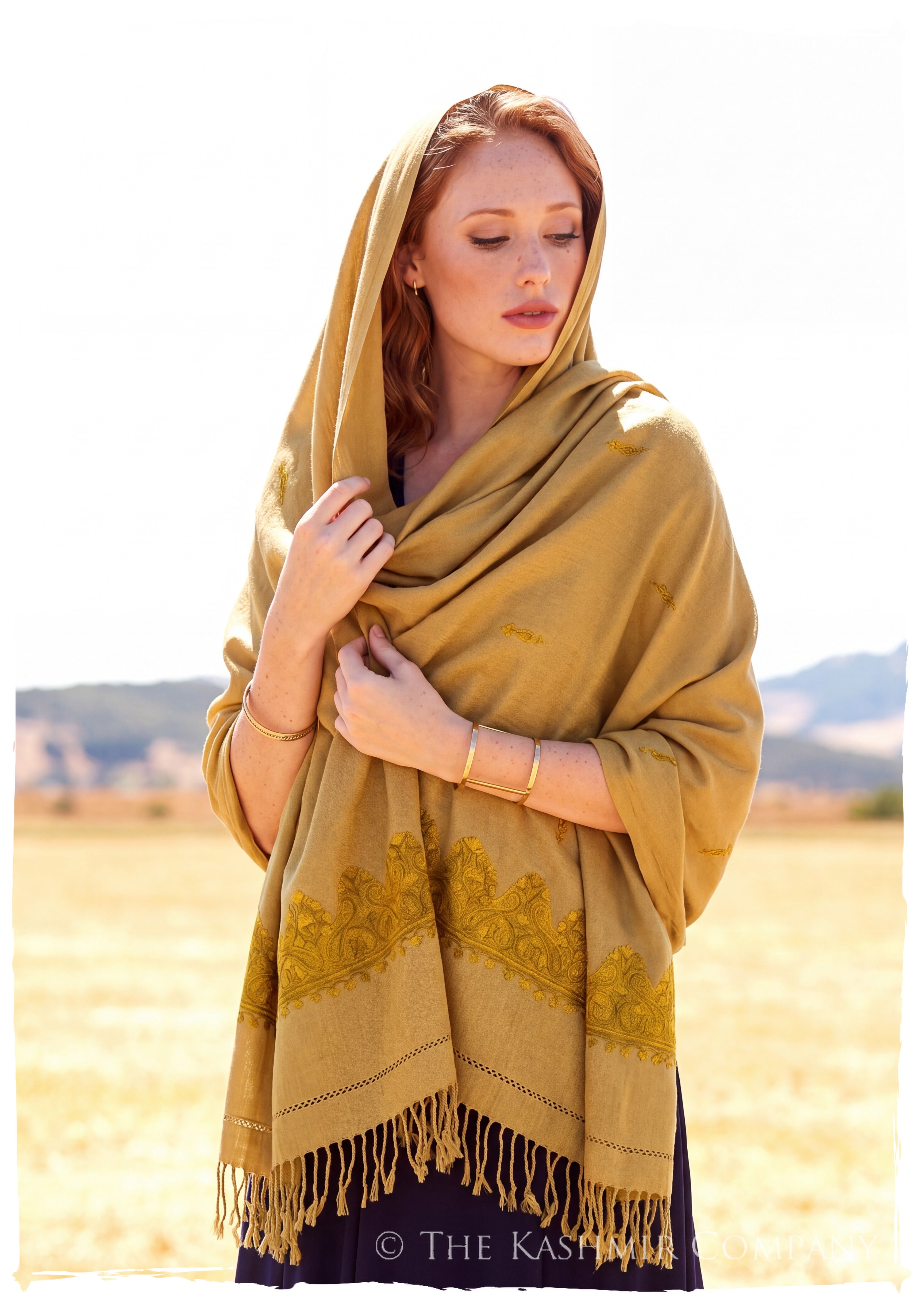 Zélie Frontières Paisley Gift Shawl — lifestyle