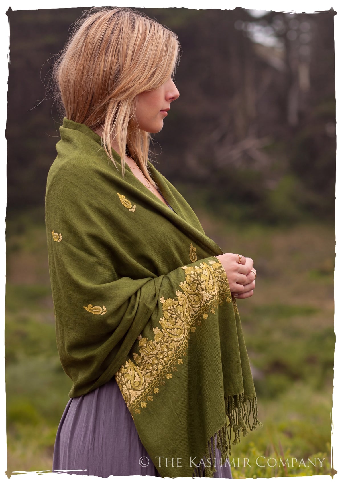 Mirta Frontières Paisley Gift Shawl — lifestyle