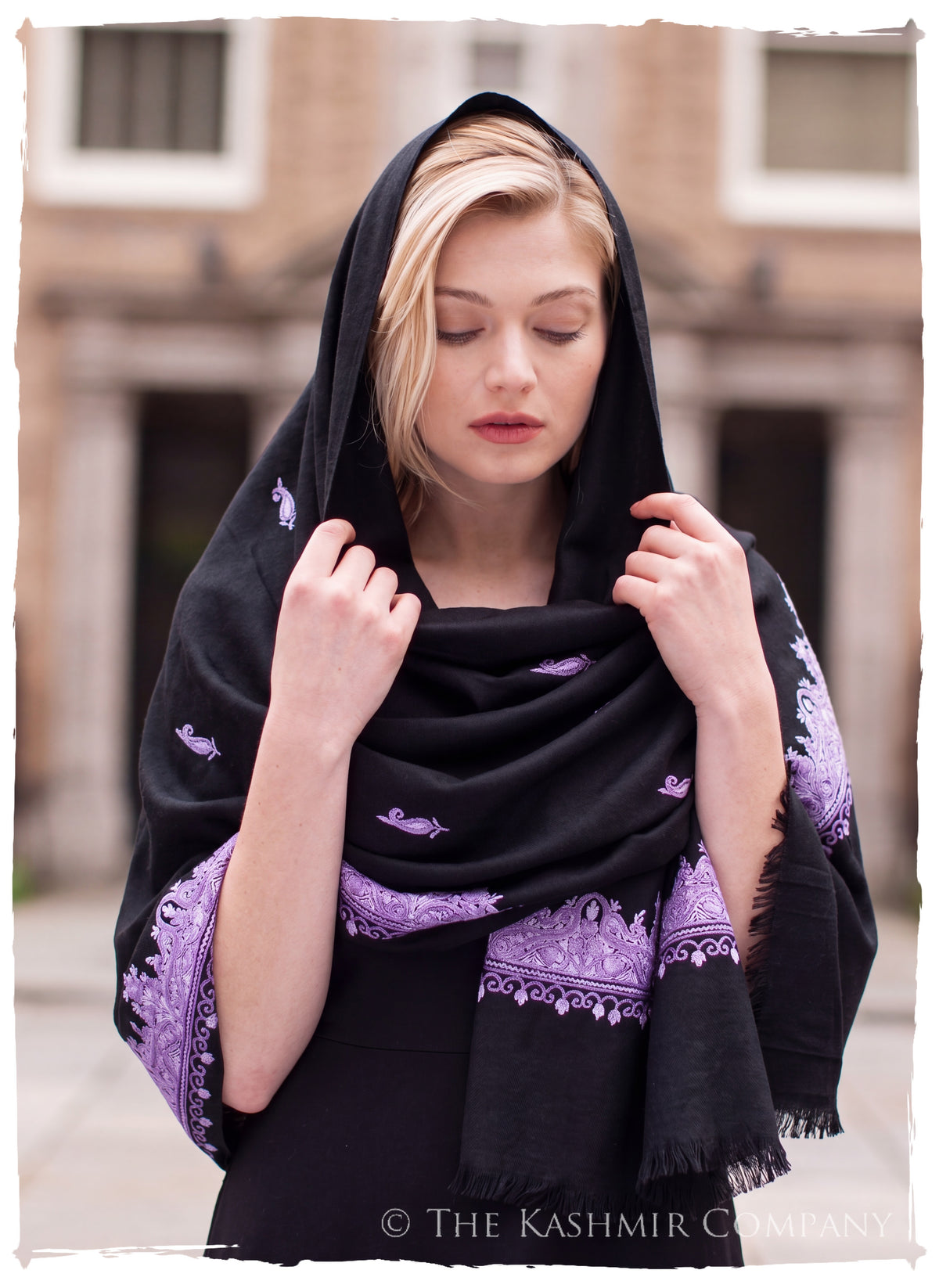 Purita Frontières Paisley Gift Shawl — lifestyle