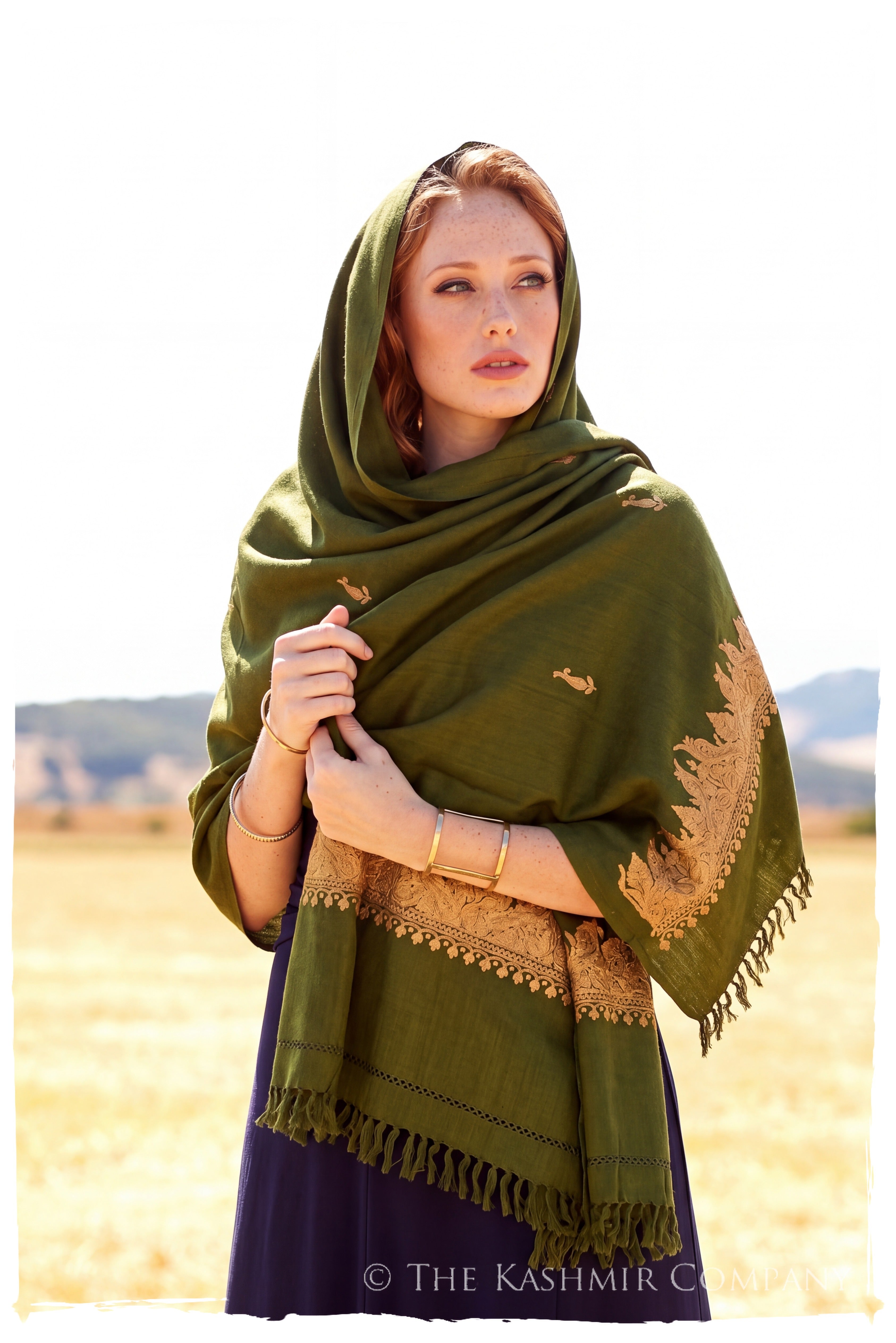 Tomasa Frontières Paisley Gift Shawl — lifestyle