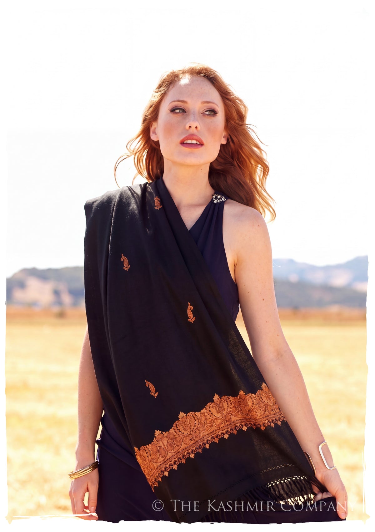 Xóchitl Frontières Paisley Gift Shawl — lifestyle