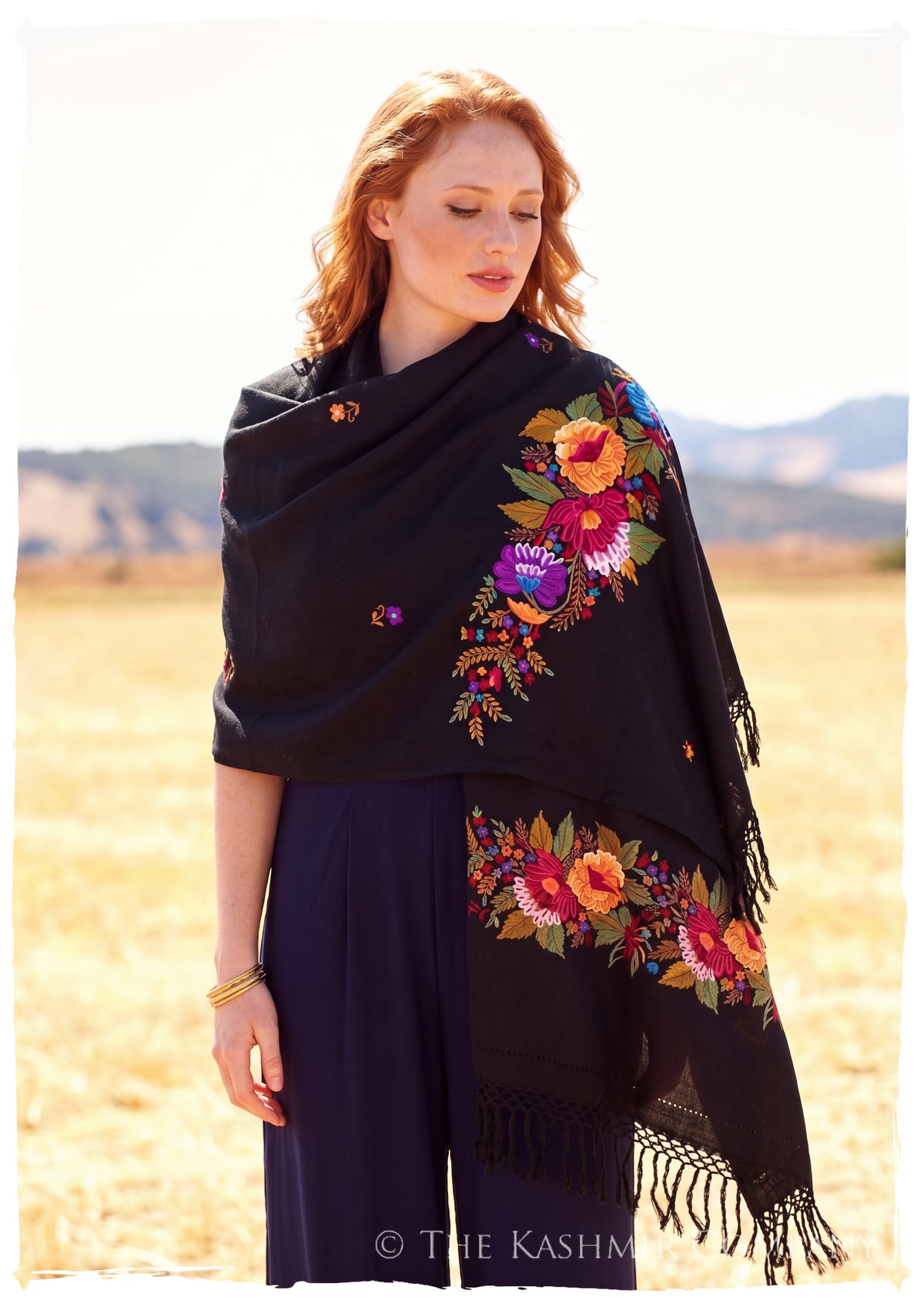 Héloïse Frontières Jardin Gift Shawl — lifestyle