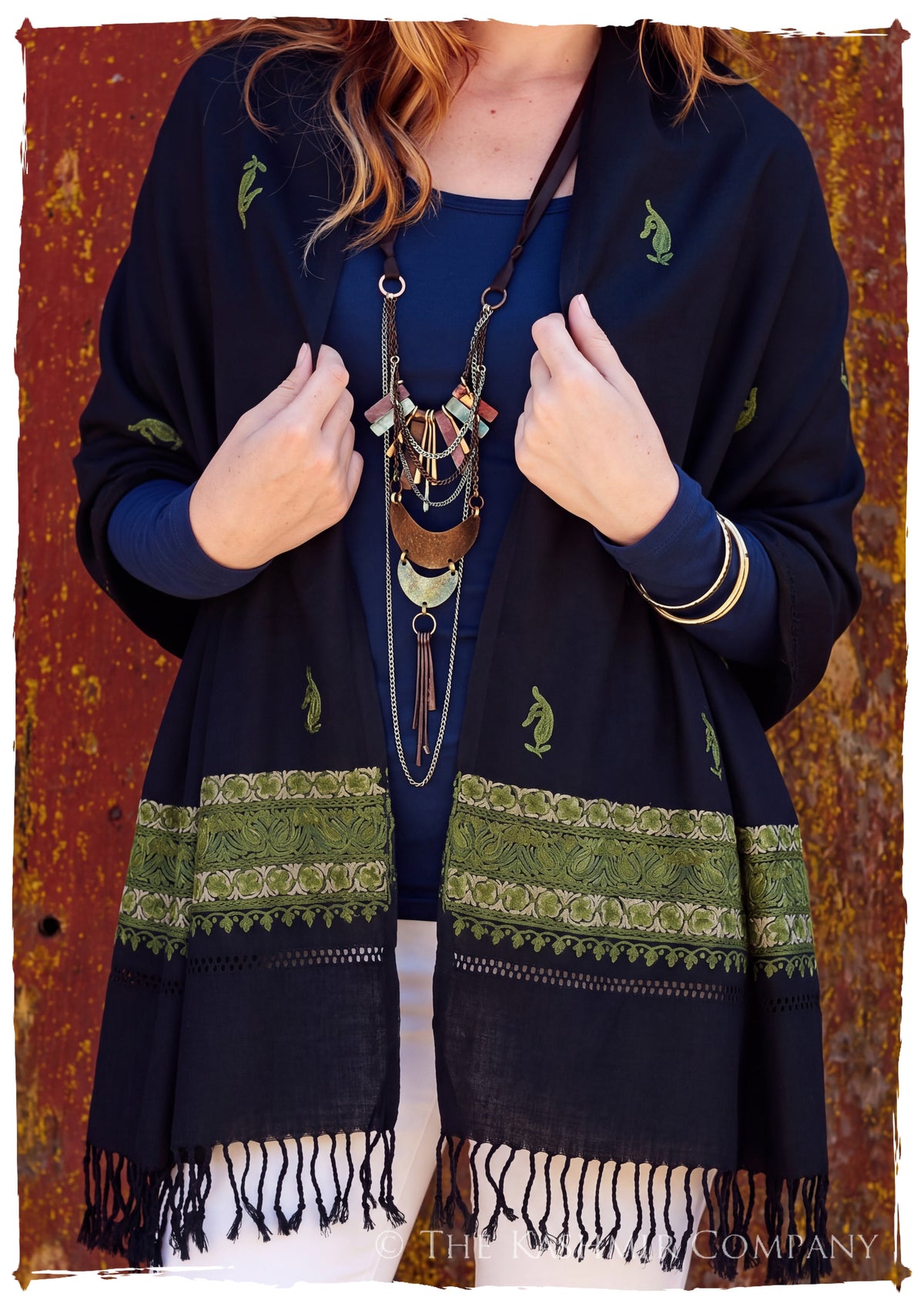 Green Trois Frontières Noir Jardin Gift Shawl — lifestyle