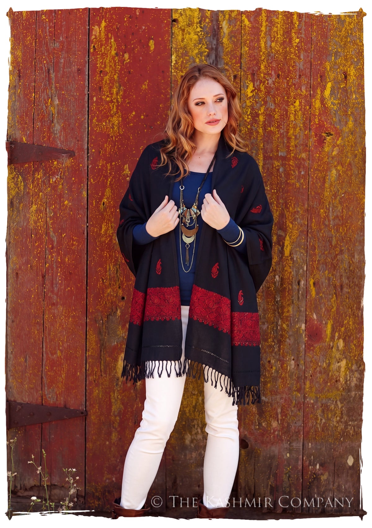 Rouge Ruby Trois Frontières Noir Gift Shawl — lifestyle