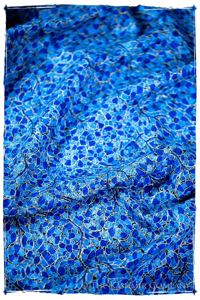 Oyonnax Papier Mâché Fleurs La Rive Gauche Shawl
