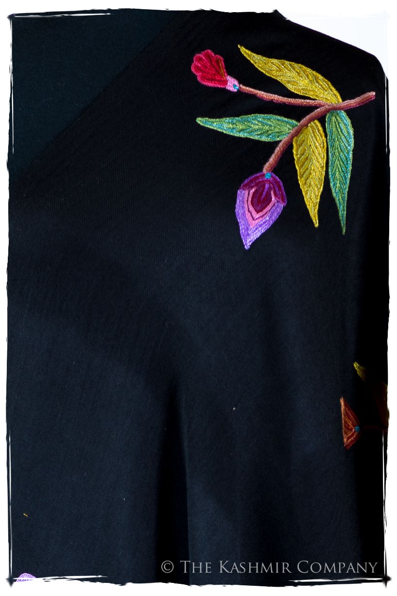 Bijou Flèur Je Ne Sais Quoi Shawl