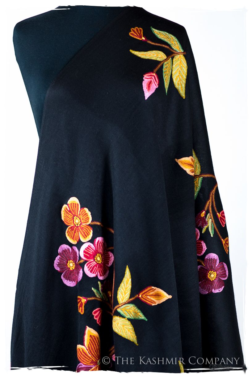 Charlinè Flèur Je Ne Sais Quoi Shawl