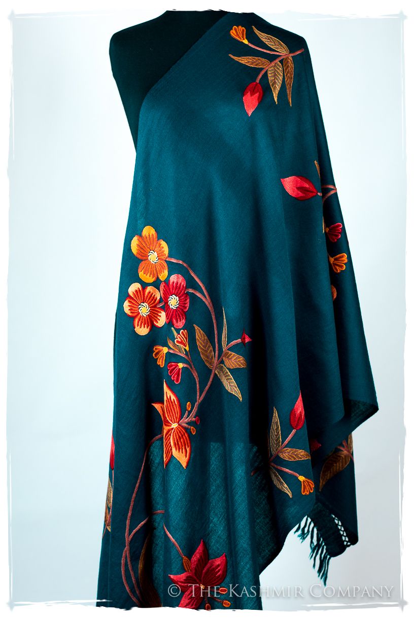 Luciennè Je Ne Sais Quoi Shawl